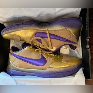 KOBE 5 PROTRO UNDEFEATED HALL OF FAME